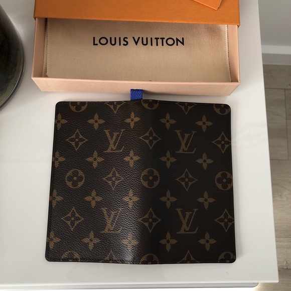 LOUIS VUITTON Monogram Pocket Agenda Cover - Picture 5 of 5